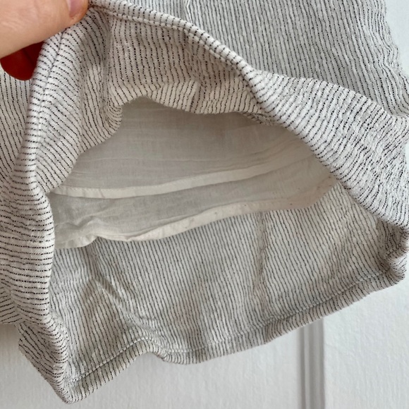 Ellison Pinstripe Linen Shorts - Picture 4 of 5